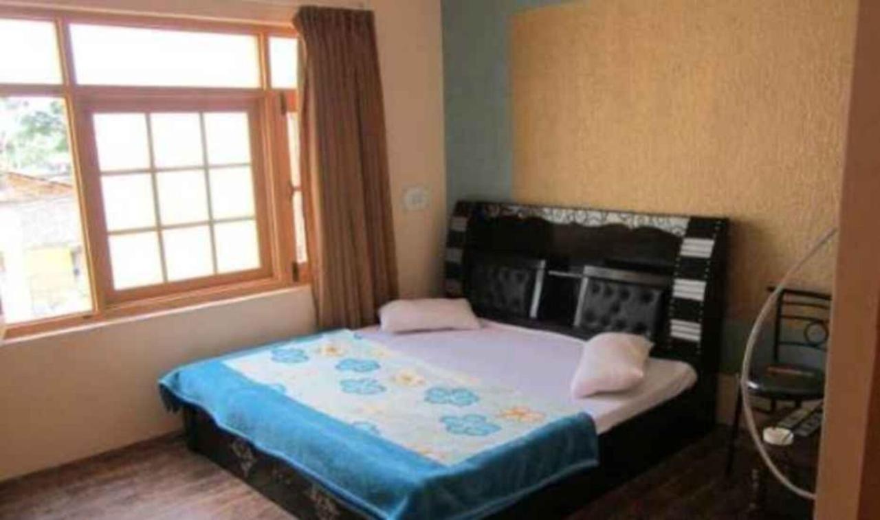 Hotel Grand City Heart Srīnagar Екстериор снимка