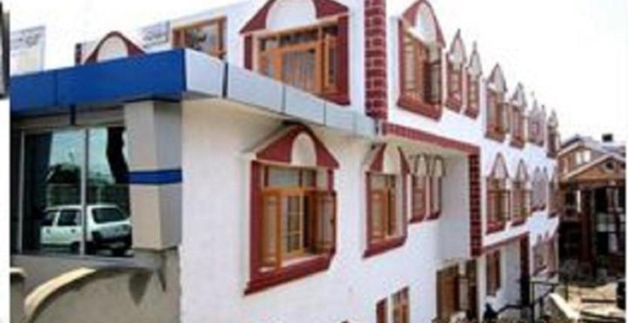 Hotel Grand City Heart Srīnagar Екстериор снимка