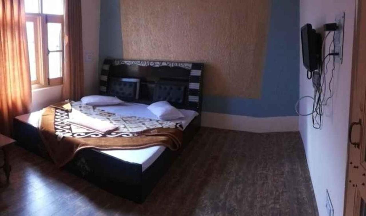 Hotel Grand City Heart Srīnagar Екстериор снимка